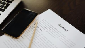diferenca-entre-contrato-de-empreitada-e-contrato-de-prestacao-de-servicos